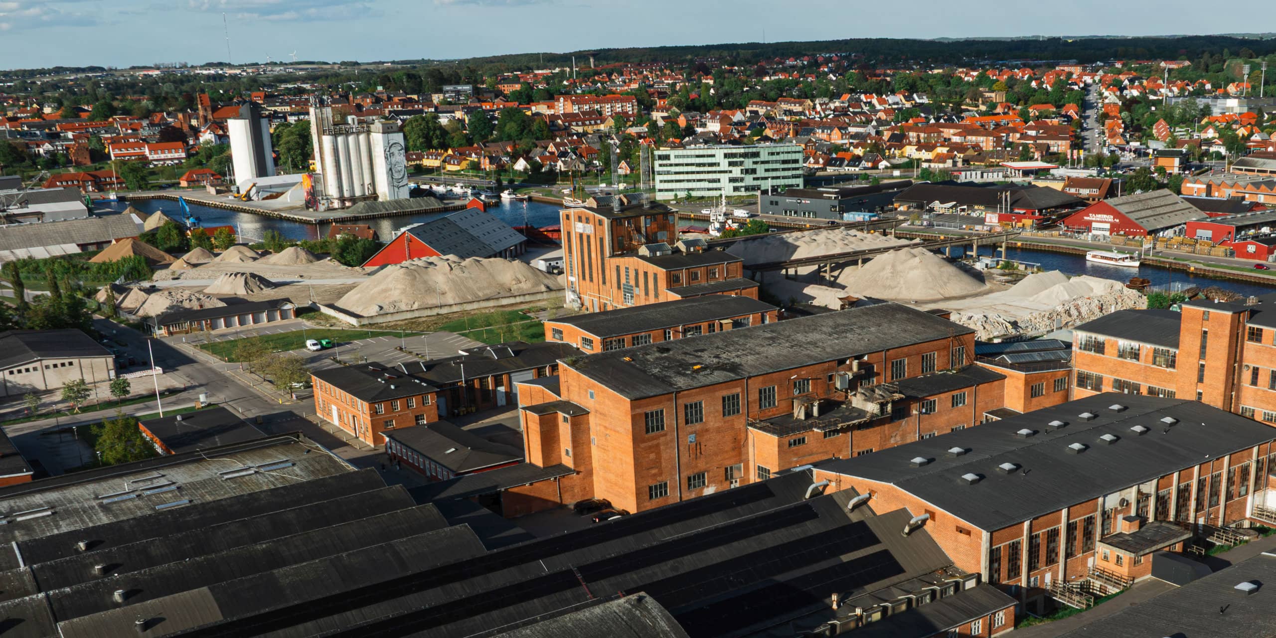 Drone foto af Den Gamle Papirfabrik Maglemølle